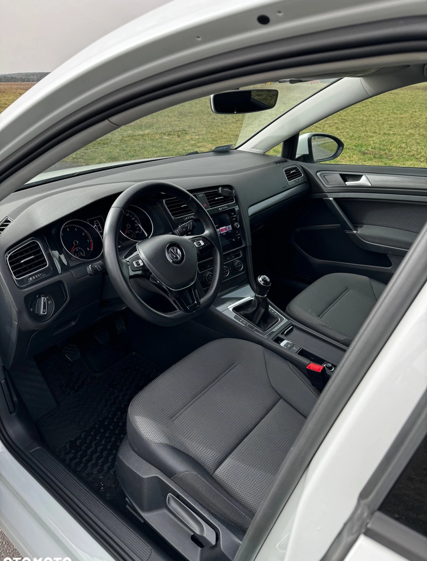 Volkswagen Golf cena 49900 przebieg: 59000, rok produkcji 2018 z Piła małe 121
